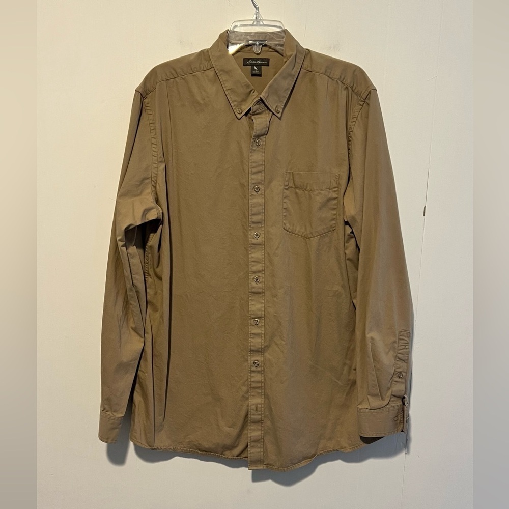 Eddie Bauer Classic Fit Long Sleeve Button Up Tan Men’s Shirt P24